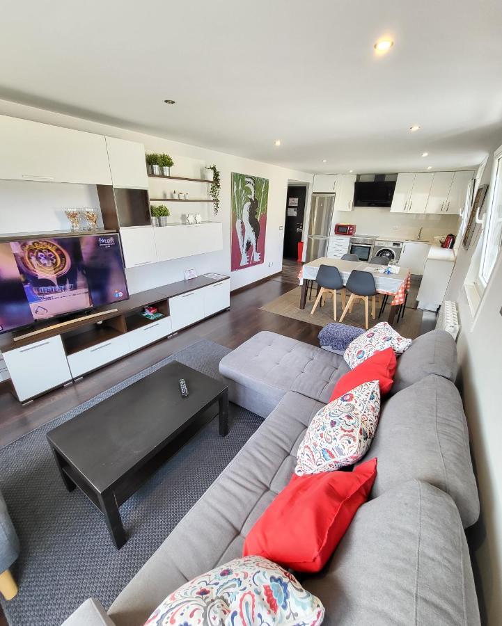 A 50 Metros Del Paseo Maritimo Apartment โอโกรูญา ภายนอก รูปภาพ